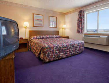 Super 8 By Wyndham Grants Hotel Luaran gambar